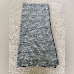 LULULEMON HEATHERED BLACK BUTTON INFINITY SCARF